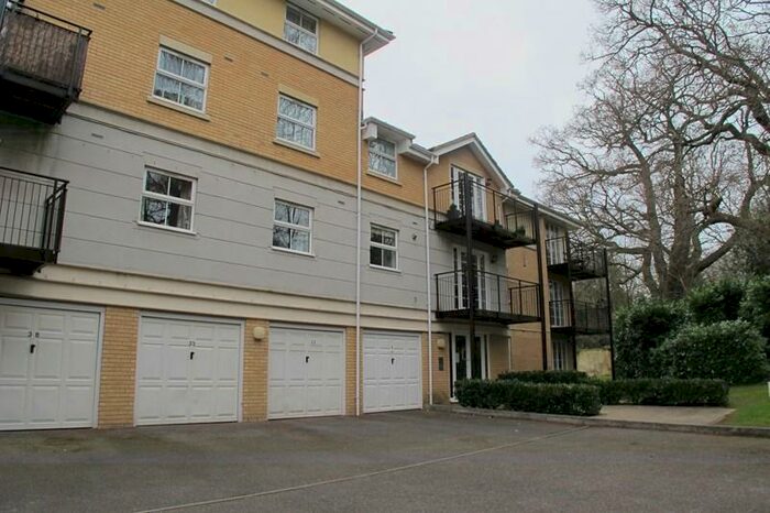 2 Bedroom Apartment To Rent In Arundel House, Northlands Road, Southampton, Hampshire, SO15