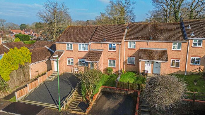 1 Bedroom Flat For Sale In Larch Way, Haywards Heath, RH16