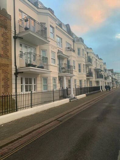 2 Bedroom Apartment To Rent In Goodwood Court, The Steyne, PO21