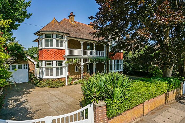 4 Bedroom Detached House For Sale In Mill Road, Deal, Kent, CT14