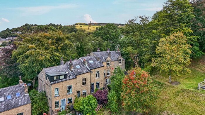 3 Bedroom Terraced House For Sale In Cliffe Street, Hebden Bridge, HX7
