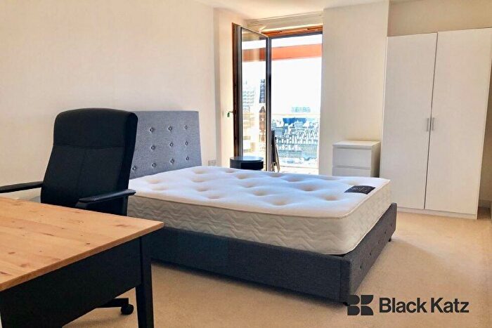 1 Bedroom Flat To Rent In O Central, Crampton Street, Elephant And Castle, SE17