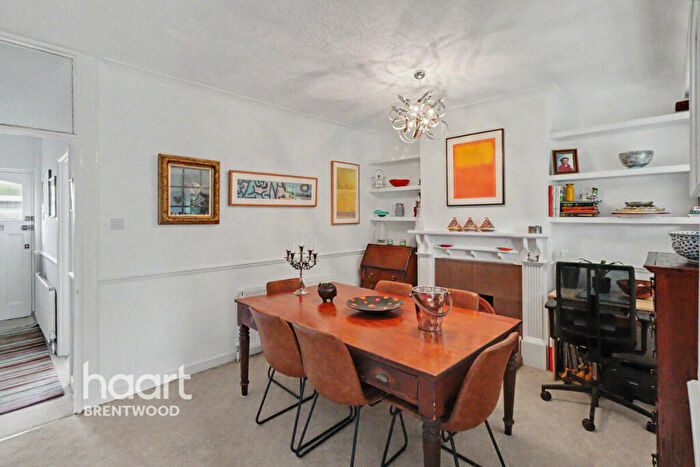 4 Bedroom Terraced House For Sale In Westwood Avenue, Brentwood, CM14