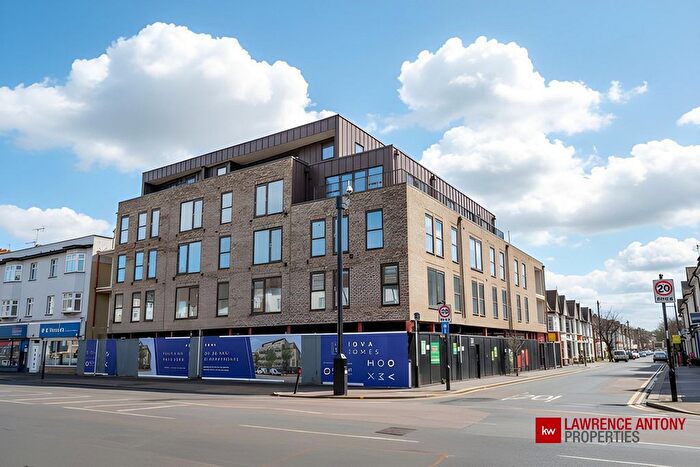 3 Bedroom Flat For Sale In London Road, Westcliff-On-Sea, SS0