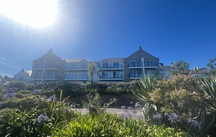 2 Bedroom Flat For Sale In Chyandour Cliff, Penzance, TR18