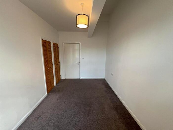 1 Bedroom Flat To Rent In Church Street, Huddersfield, HD1