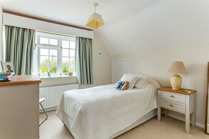 4 Bedroom Detached House For Sale In Tyfield, Sherborne St John, RG24