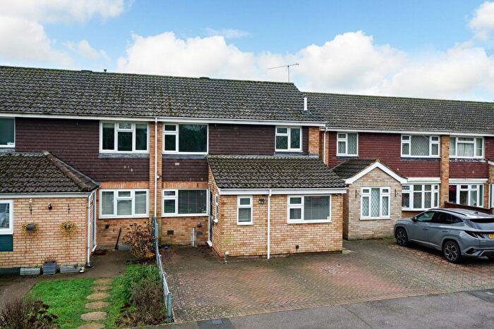 3 Bedroom Terraced House For Sale In Long Meadow, Markyate, AL3