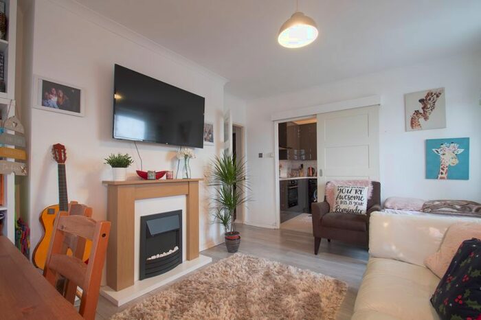 2 Bedroom Flat To Rent In Stanbrook Road, London, SE2