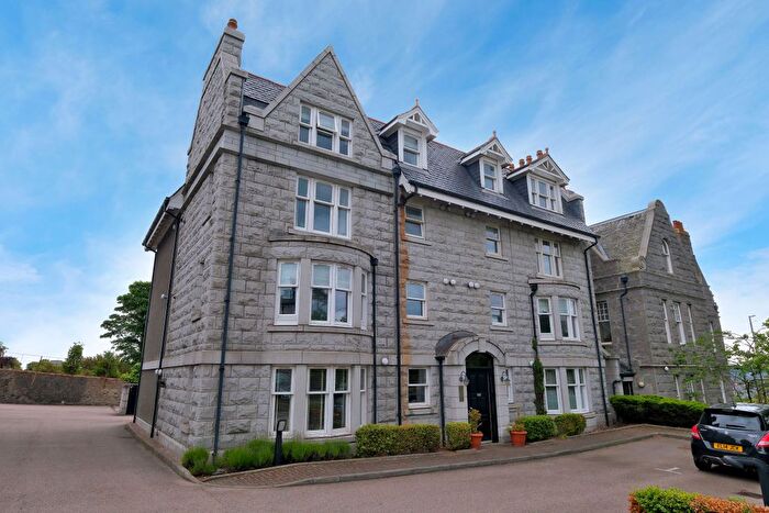2 Bedroom Flat For Sale In D Anderson Drive, The West End, Aberdeen, AB15