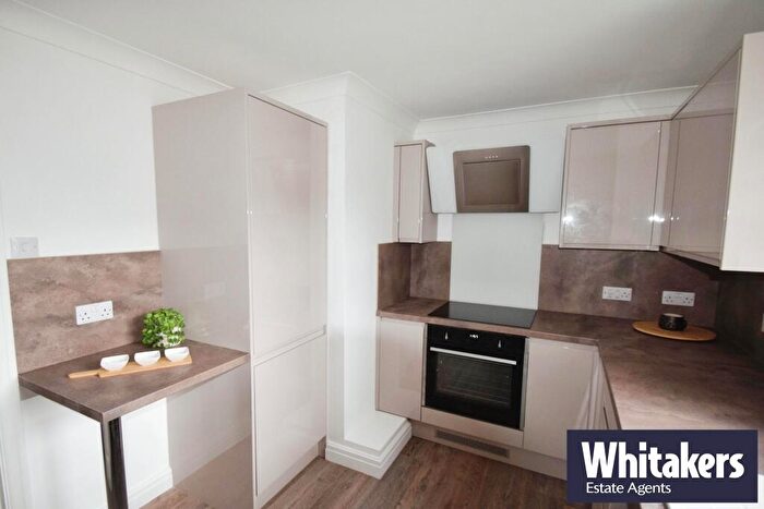 2 Bedroom Apartment To Rent In High Trees Mount, Sutton, HU8