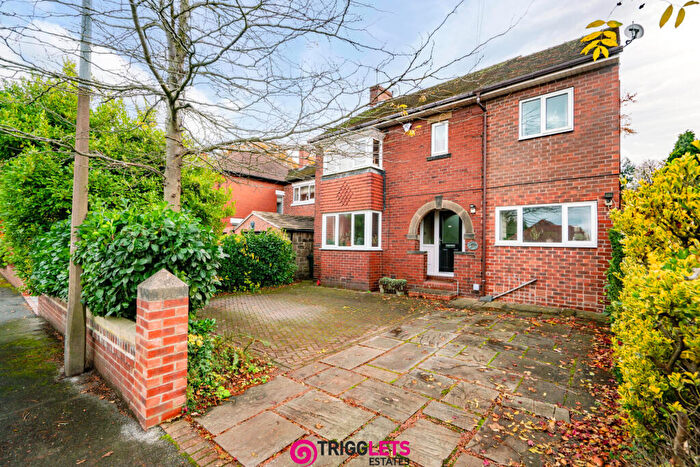 4 Bedroom Detached House For Sale In Dovecliffe Road, Wombwell, Barnsley, S73