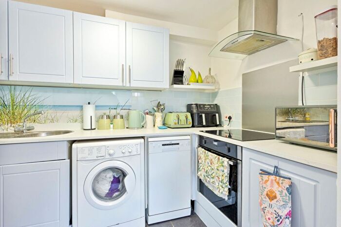 1 Bedroom Flat For Sale In Cheriton Road, Folkestone, CT20