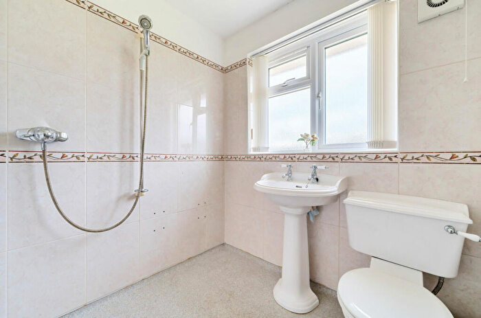 2 Bedroom Bungalow For Sale In Apple Drive, Willand, Devon, EX15