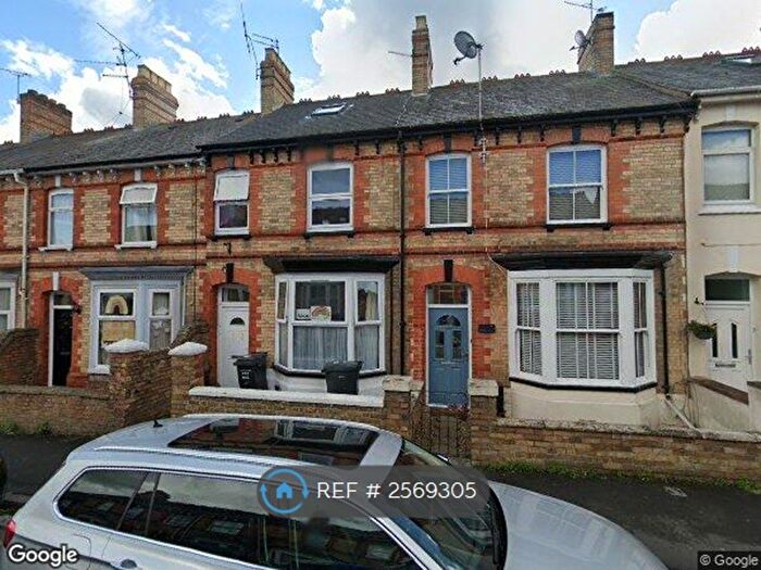 Studio To Rent In Greenway Avenue, Taunton, TA2