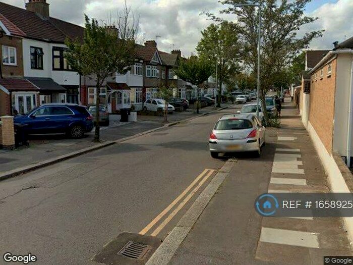 4 Bedroom End Of Terrace House To Rent In Icknield Drive, Ilford, IG2