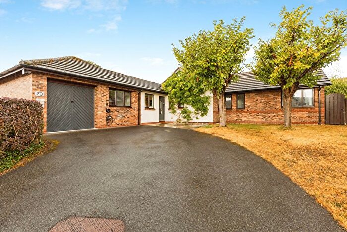 4 Bedroom Bungalow For Sale In Llys Derwen, Chester, Cheshire, CH4