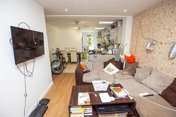 6 Bedroom House To Rent In Heeley Road, Birmingham, West Midlands, B29