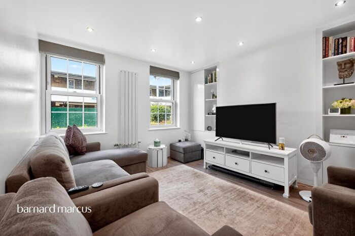 1 Bedroom Flat For Sale In Doddington Grove, London, SE17