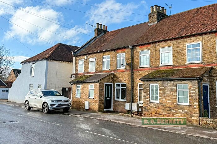 2 Bedroom Terraced House For Sale In Wraysbury, Berkshire, TW19