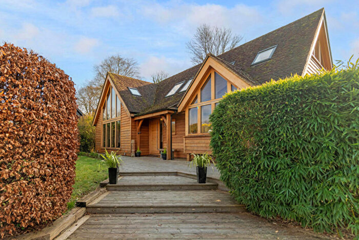 4 Bedroom Country House For Sale In Mundaydean Lane Marlow, Buckinghamshire, SL7