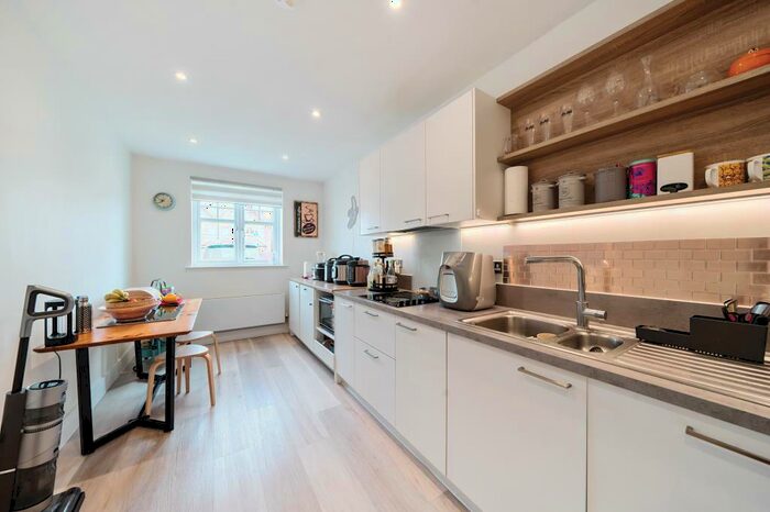 3 Bedroom Semi-Detached House For Sale In Wallingford, Oxfordshire, OX10