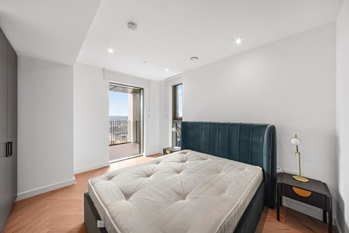 1 Bedroom Apartment To Rent In One Thames Quay, Marsh Wall, E14