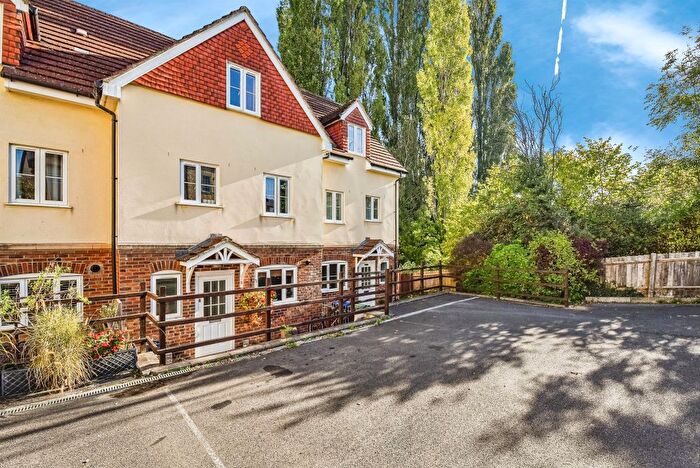 4 Bedroom Terraced House For Sale In London Road, Chippenham, SN15