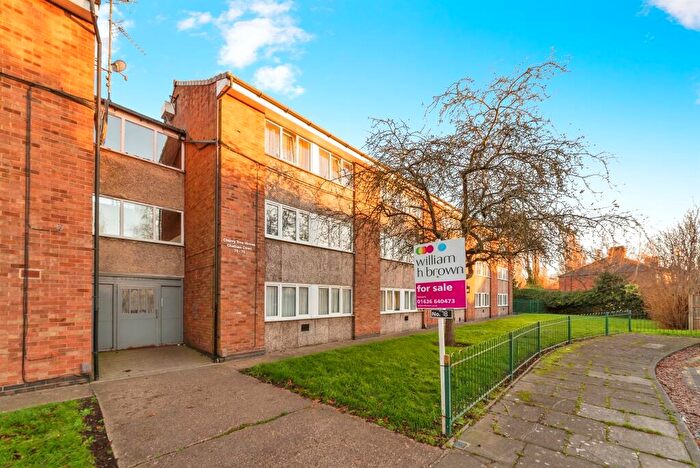 3 Bedroom Maisonette For Sale In Chatham Court, Newark, NG24