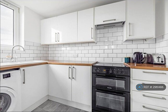 2 Bedroom Flat To Rent In Pierrepoint, London, SE25