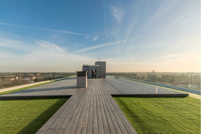 3 Bedroom Flat To Rent In High Road, Ilford, IG1