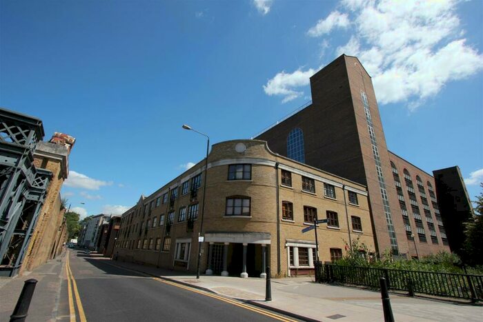 2 Bedroom Apartment To Rent In Kingsley Mews, Wapping Lane, Wapping, E1W