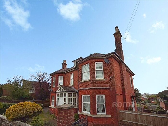 1 Bedroom Apartment For Sale In Church Lane East, Aldershot, Hampshire, GU11