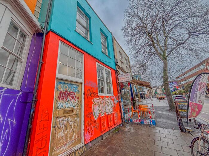 3 Bedroom Apartment To Rent In Stokes Croft, Bristol, Somerset, BS1