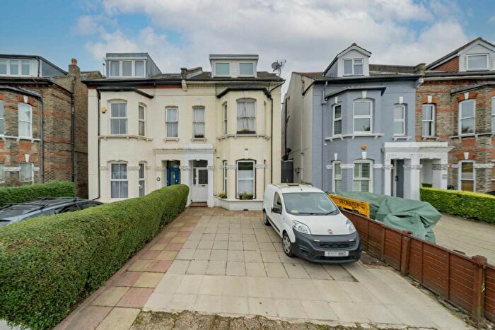 1 Bedroom Flat To Rent In Cricklewood Lane, Cricklewood, NW2