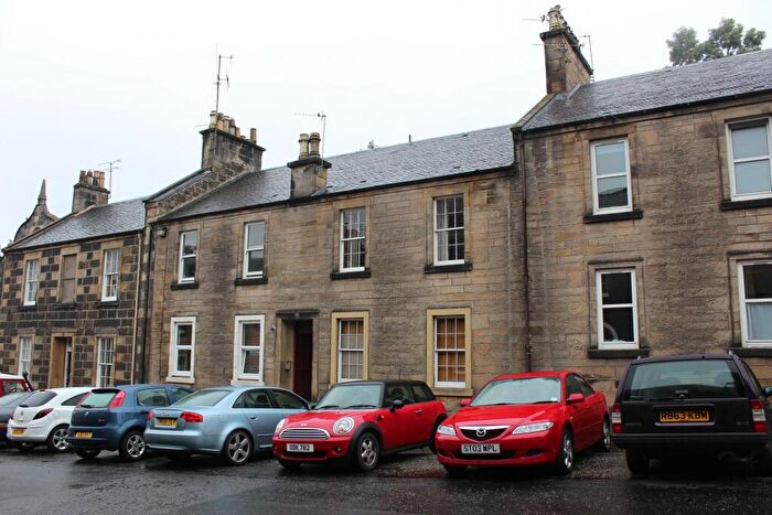 2 Bedroom Flat To Rent In D Queen Street, Stirling, FK8