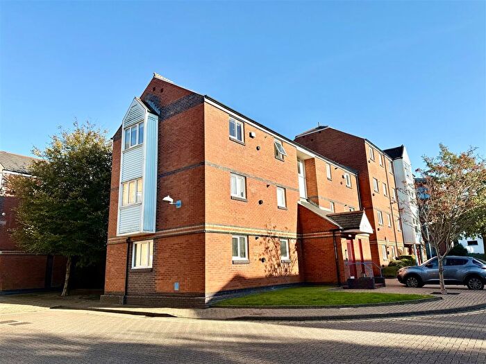 1 Bedroom Flat For Sale In Trawler Road, Marina, Swansea, SA1