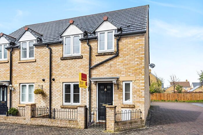 2 Bedroom Semi-Detached House To Rent In Baldwin Mews, Carterton, OX18