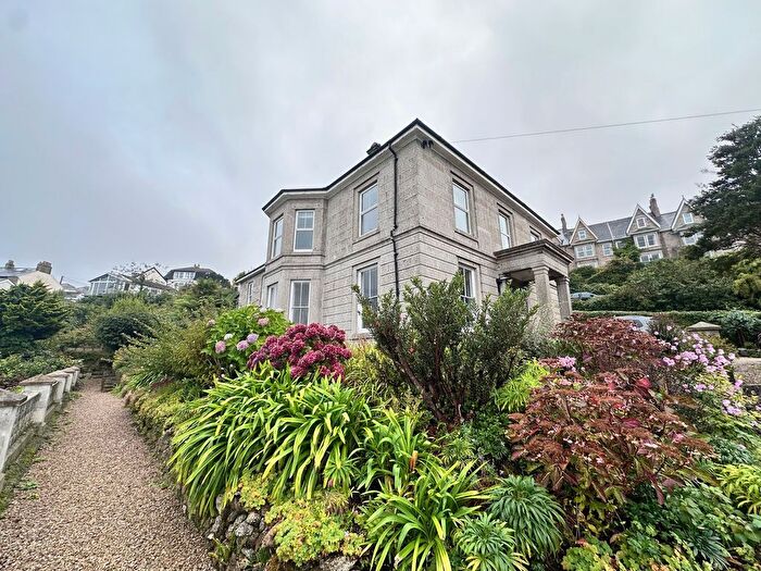 3 Bedroom Flat To Rent In Chywoone Hill, Penzance, TR18