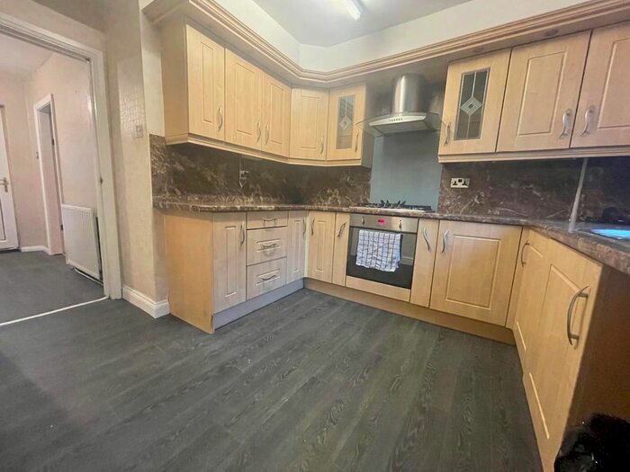 3 Bedroom Property To Rent In Rokeby Gardens, Greengates, Bradford BD10