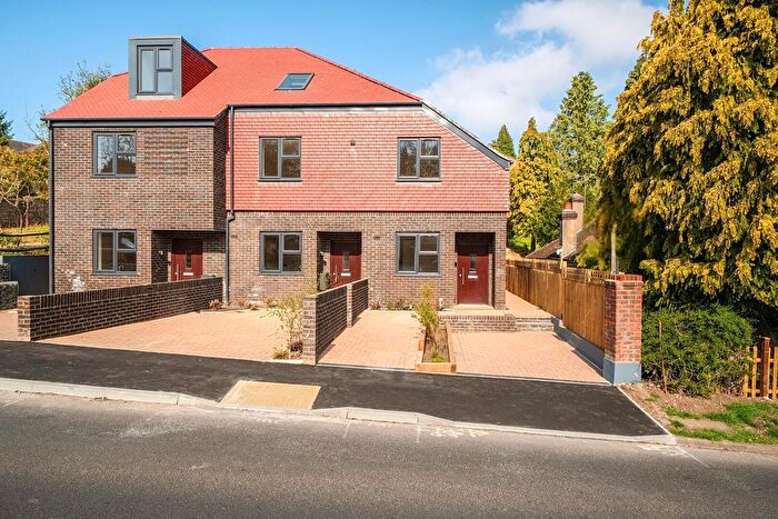 2 Bedroom Terraced House For Sale In Waddington Way, Coulsdon, CR5