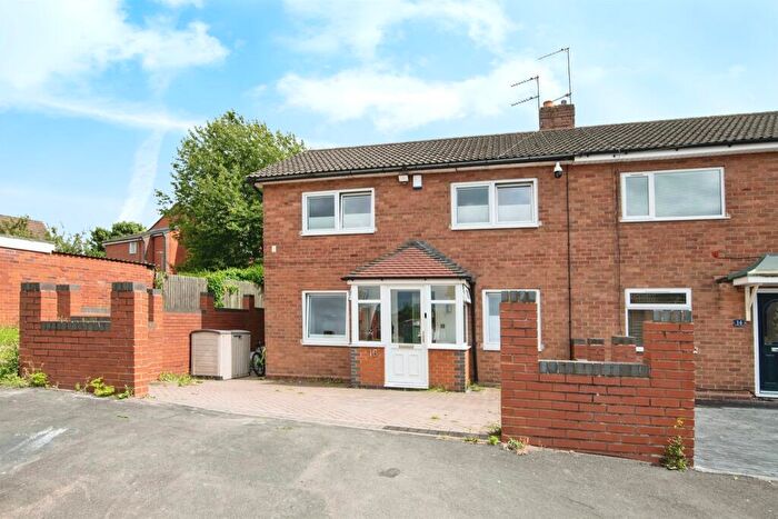 3 Bedroom End Of Terrace House For Sale In Selkirk Close, West Bromwich, B71