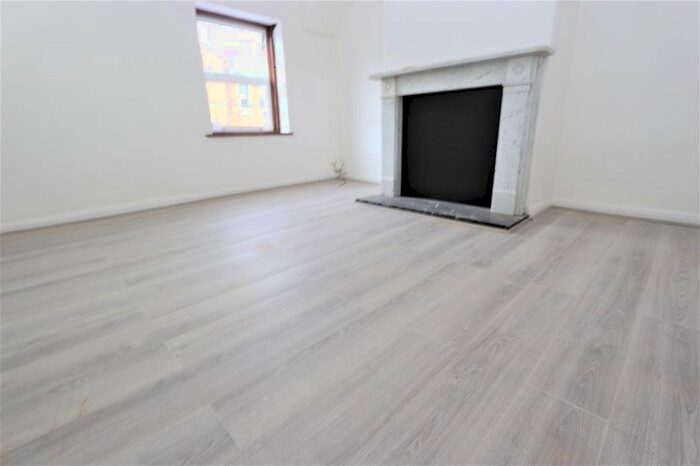 3 Bedroom Property To Rent In Hoppers Road, London, N21