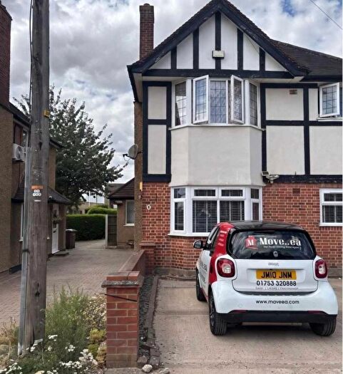 2 Bedroom Property For Sale In Faircroft, Slough, Berkshire, SL2