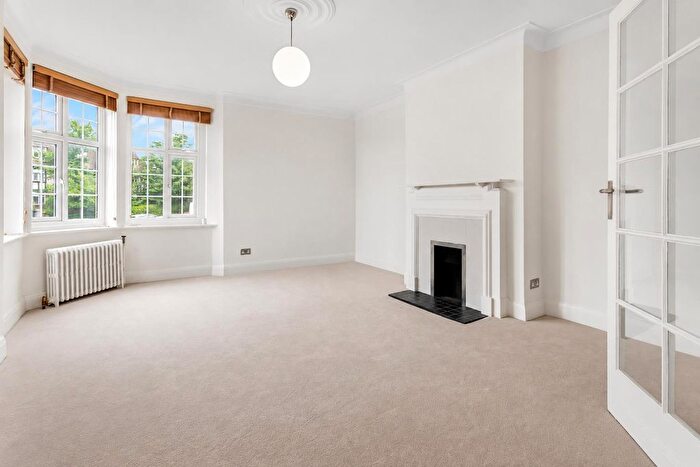 3 Bedroom Flat For Sale In Vernon Court, Hendon Way, London, NW2
