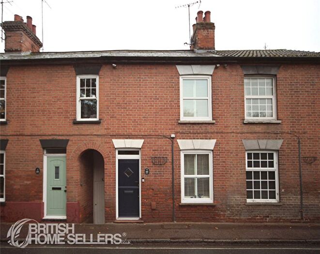 2 Bedroom Terraced House For Sale In Codicote Road, Welwyn, Hertfordshire, AL6