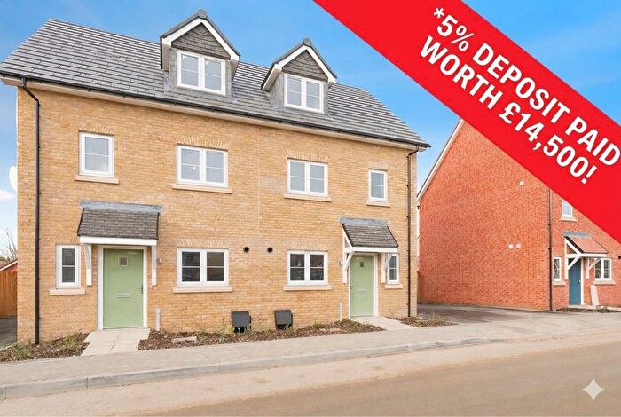 3 Bedroom Semi Detached House For Sale In Buckenham Road, Attleborough, NR17