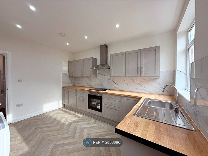 2 Bedroom Flat To Rent In High Street, Loughborough, LE11