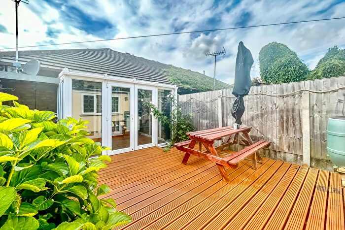 1 Bedroom Semi-Detached Bungalow For Sale In Kipling Mews, Southend-on-Sea, SS2