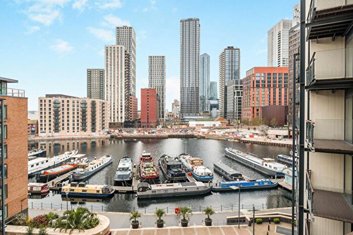 2 Bedroom Flat For Sale In Boardwalk Place, London, E14